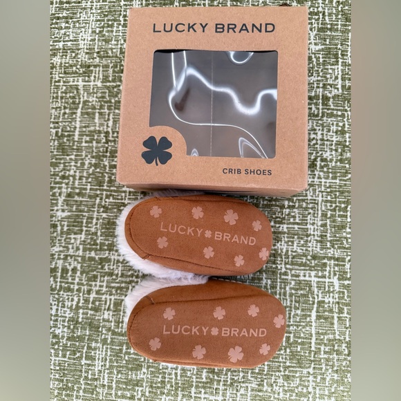 NEW in box Lucky Brand Baby Moccasins Baby Size 3 Brown/White faux fur suede - Picture 3 of 15